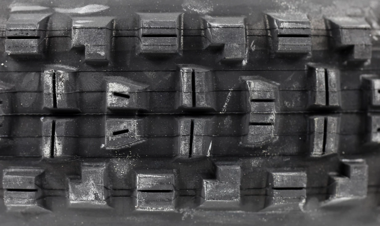 Pneu Maxxis Minion DHR II - EXO Protection - Dual 62a/60a - Tubeless Ready 4 Pneu Maxxis Minion DHR II - EXO Protection - Dual 62a/60a - Tubeless Ready – Image 4