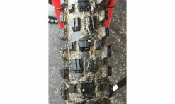 Pneu Maxxis Assegai - 3C Maxx Grip - Wide Trail - DH Casing - Tubeless Ready -Pneus Vtt Soldes Pneu Maxxis Assegai tread 1235x735