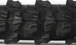 Pneu Hutchinson Rock 5 Pneu Hutchinson Rock -Pneus Vtt Soldes macro hutchinson rock 1235x735