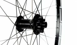 Roue Avant VTT Stan's NoTubes Arch MK3 Boost - Frein à Disque - Aluminium - Tubeless Ready 9 Roue Avant VTT Stan's NoTubes Arch MK3 Boost - Frein à Disque - Aluminium - Tubeless Ready -Pneus Vtt Soldes notube arch mk3 moyeu avant 1235x735